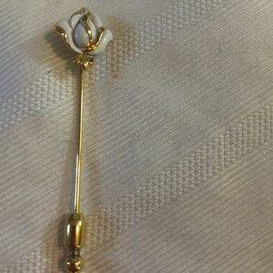Vintage, Gold tone,  enamel flower - hat / stick pin